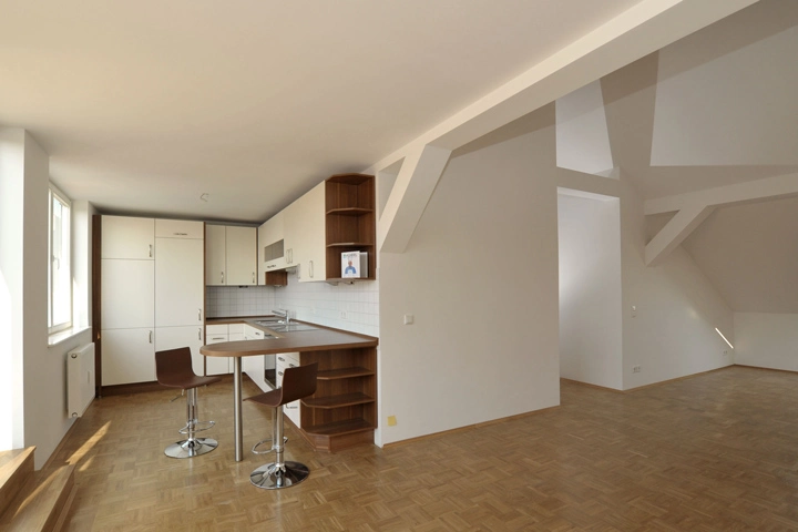 Martha-Brautzsch-Straße 9, Küche mit Wohnzimmer